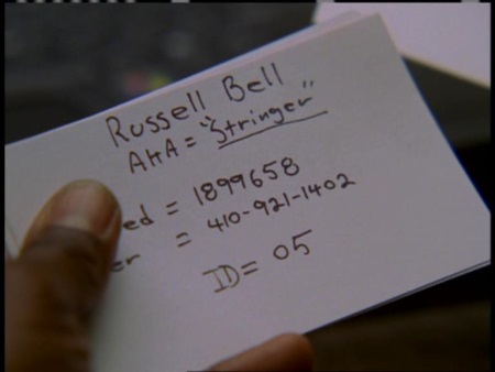 Know your enemy. Die Polizei ist mit viel Schreibtischarbeit beschäftigt, was die Serie aber keinesfalls langweilig macht. | Quelle: The Wire DVD / WB