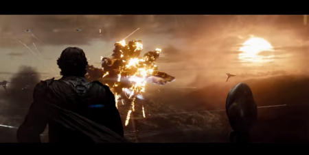 Krypton geht den Bach runter und Supermans Papa (Russel Crowe) schaut zu. | Quelle: "Man of Steel" Trailer